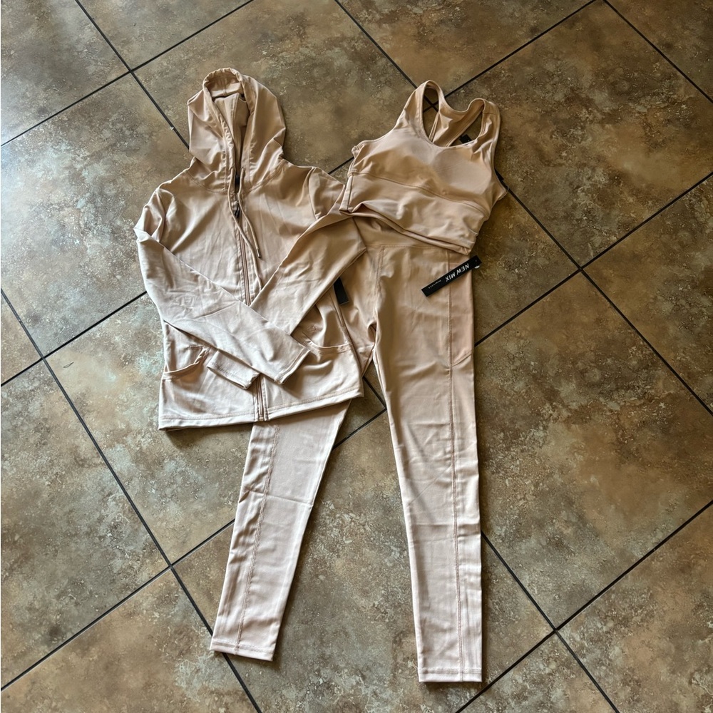 NWT New Mix 3-piece active wear set
